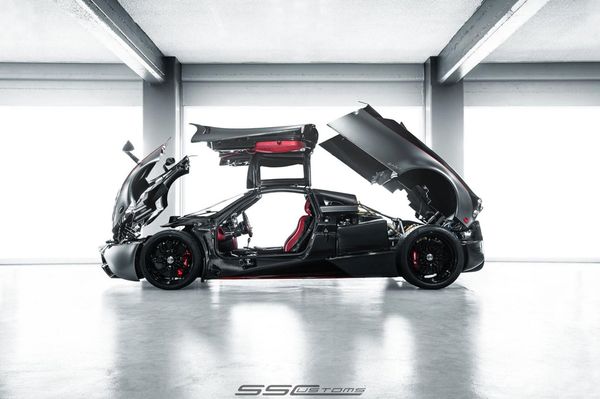 SS Customs改装镀铬亮黑色帕加尼Huayra