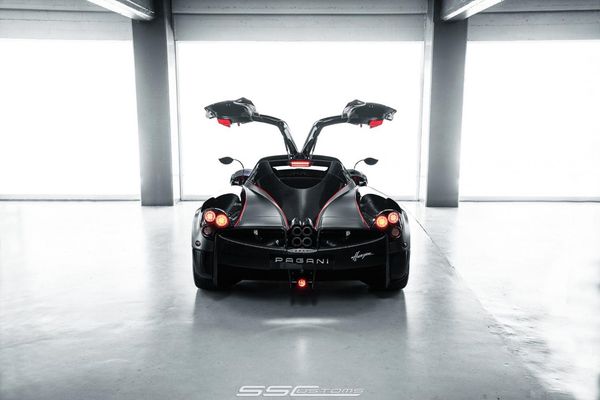 SS Customs改装镀铬亮黑色帕加尼Huayra