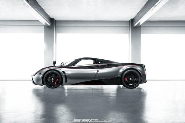 SS Customs改装镀铬亮黑色帕加尼Huayra